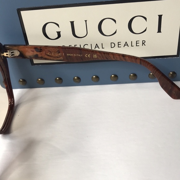 AuthGUCCI GG1249S 001 square sunglass dark wood brown frame light yellow lenses. - Picture 9 of 15
